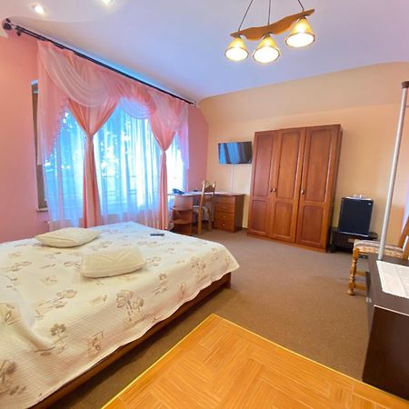 Pensiunea Crocus - Sauna & Billiard Poiana Brasov Esterno foto