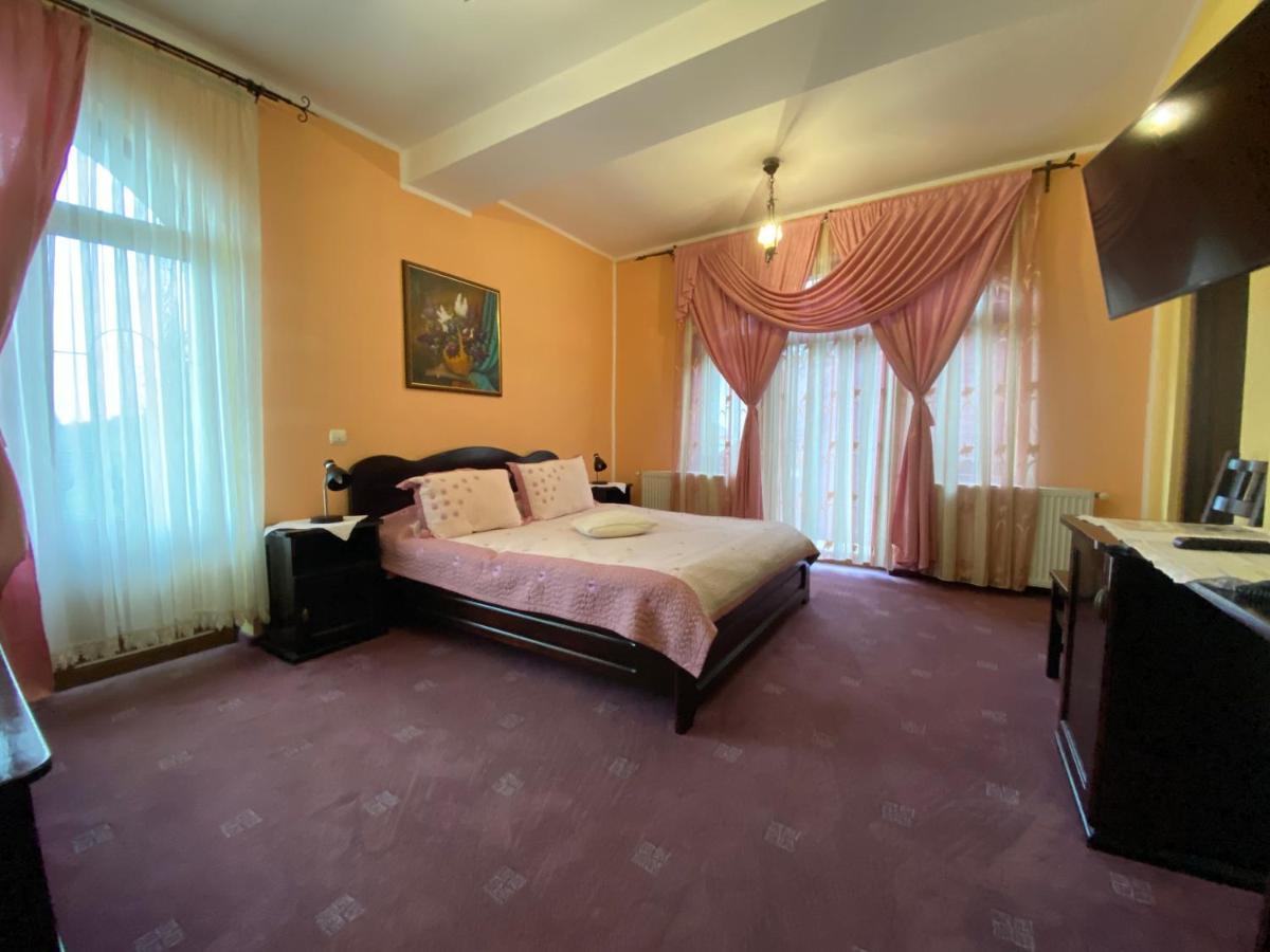 Pensiunea Crocus - Sauna & Billiard Poiana Brasov Esterno foto