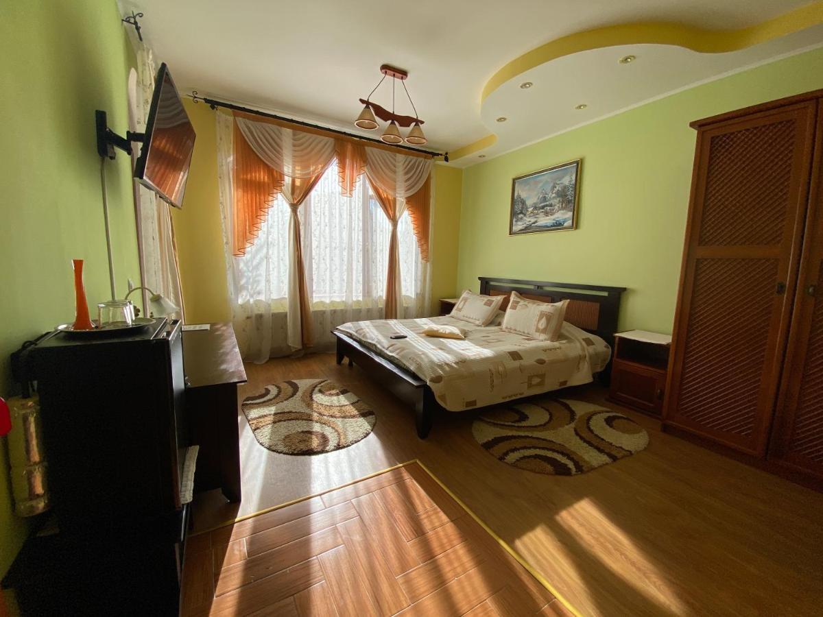 Pensiunea Crocus - Sauna & Billiard Poiana Brasov Esterno foto