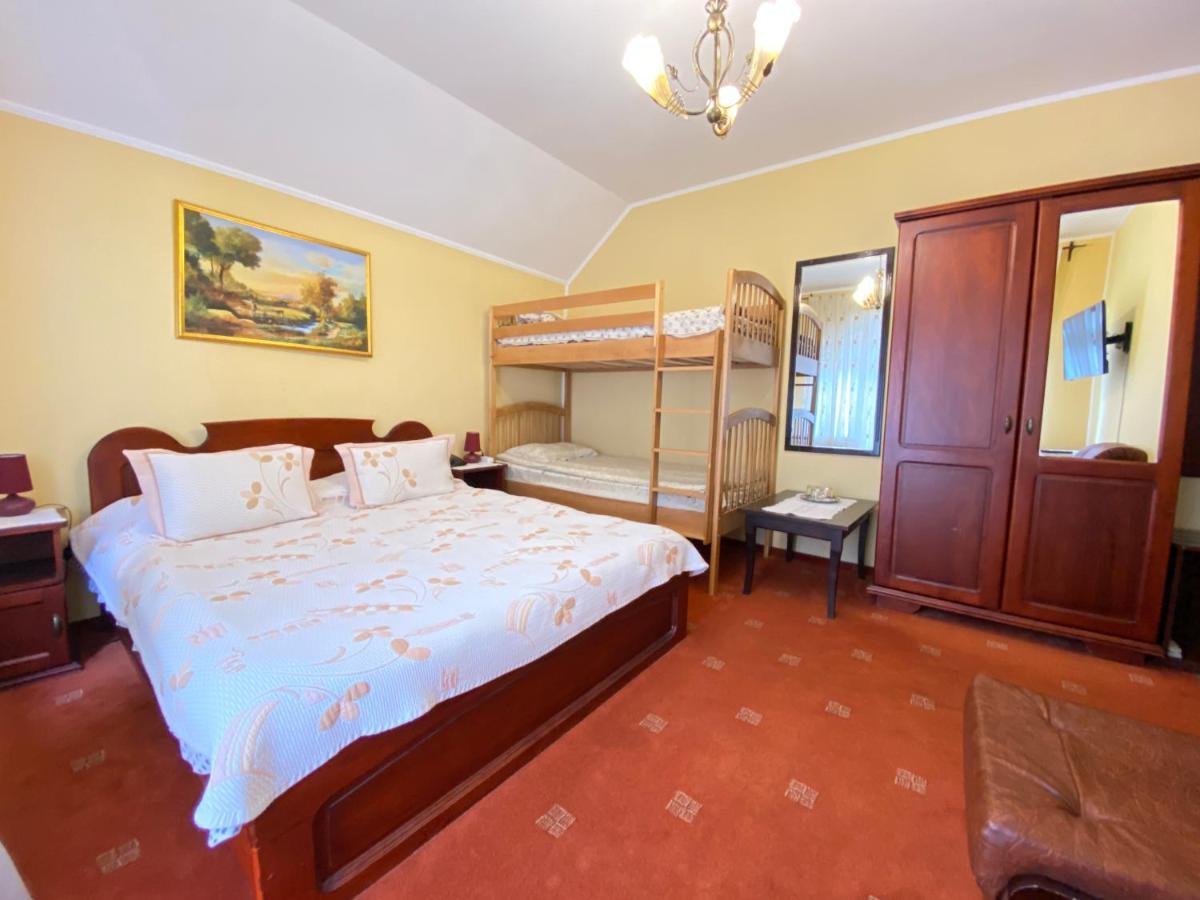 Pensiunea Crocus - Sauna & Billiard Poiana Brasov Esterno foto