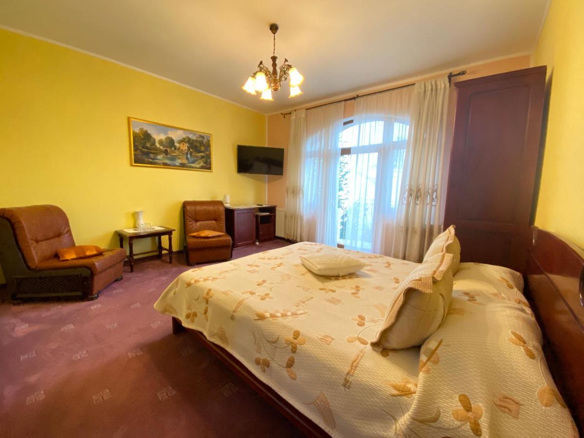 Pensiunea Crocus - Sauna & Billiard Poiana Brasov Esterno foto