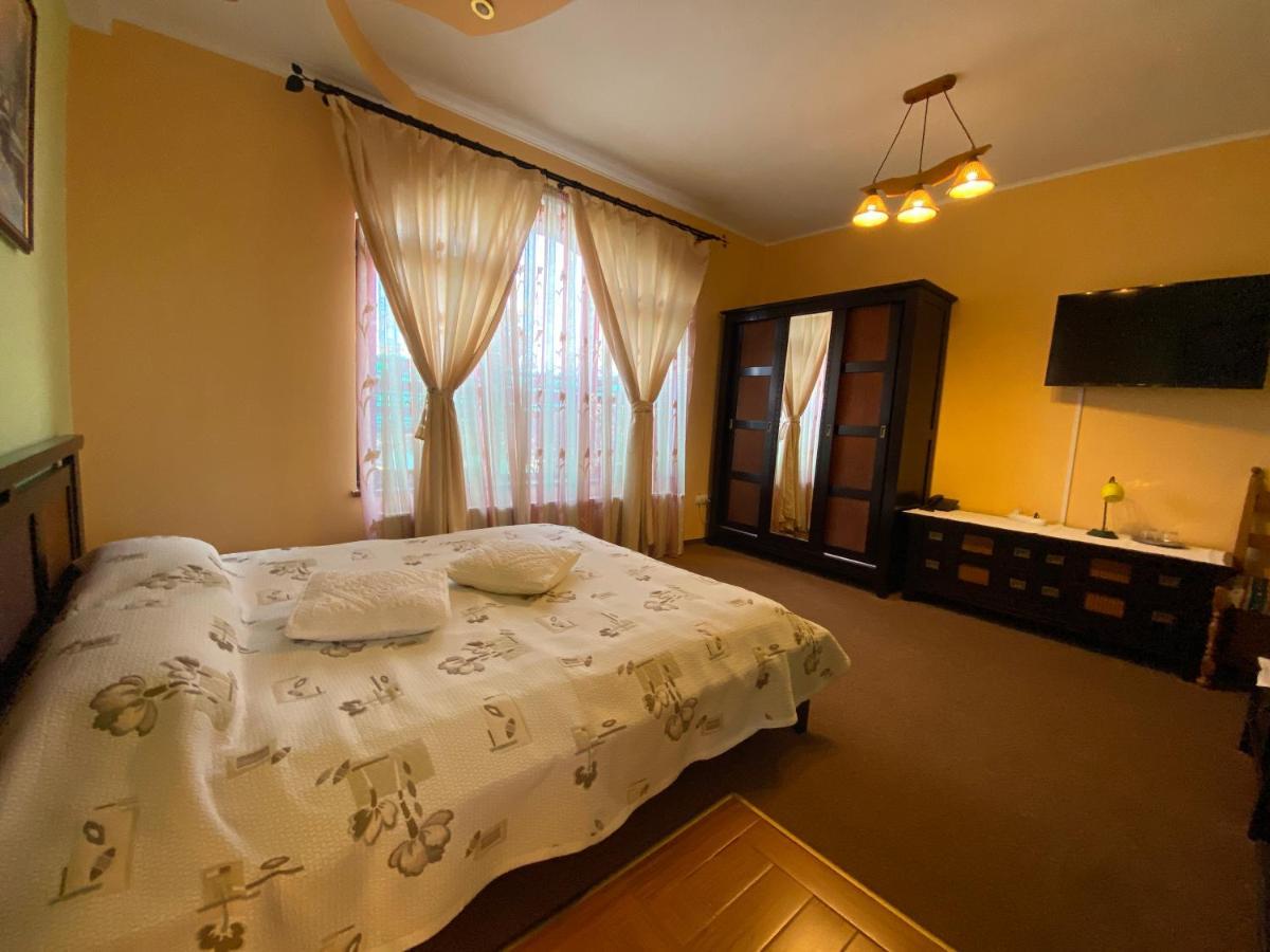Pensiunea Crocus - Sauna & Billiard Poiana Brasov Esterno foto