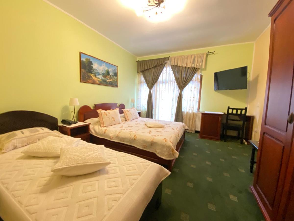 Pensiunea Crocus - Sauna & Billiard Poiana Brasov Esterno foto