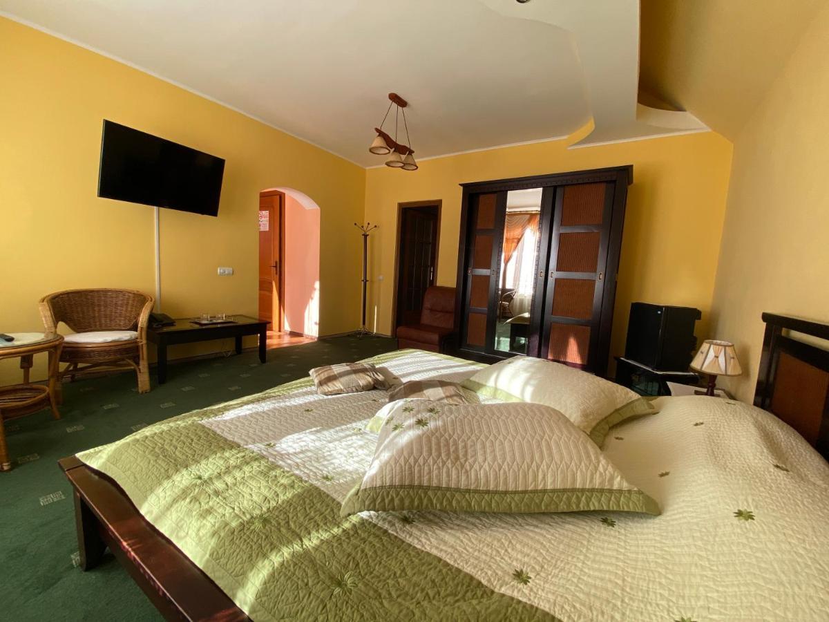 Pensiunea Crocus - Sauna & Billiard Poiana Brasov Esterno foto