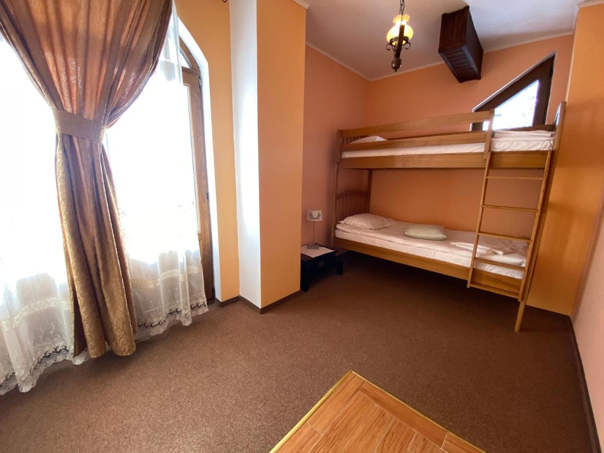 Pensiunea Crocus - Sauna & Billiard Poiana Brasov Esterno foto