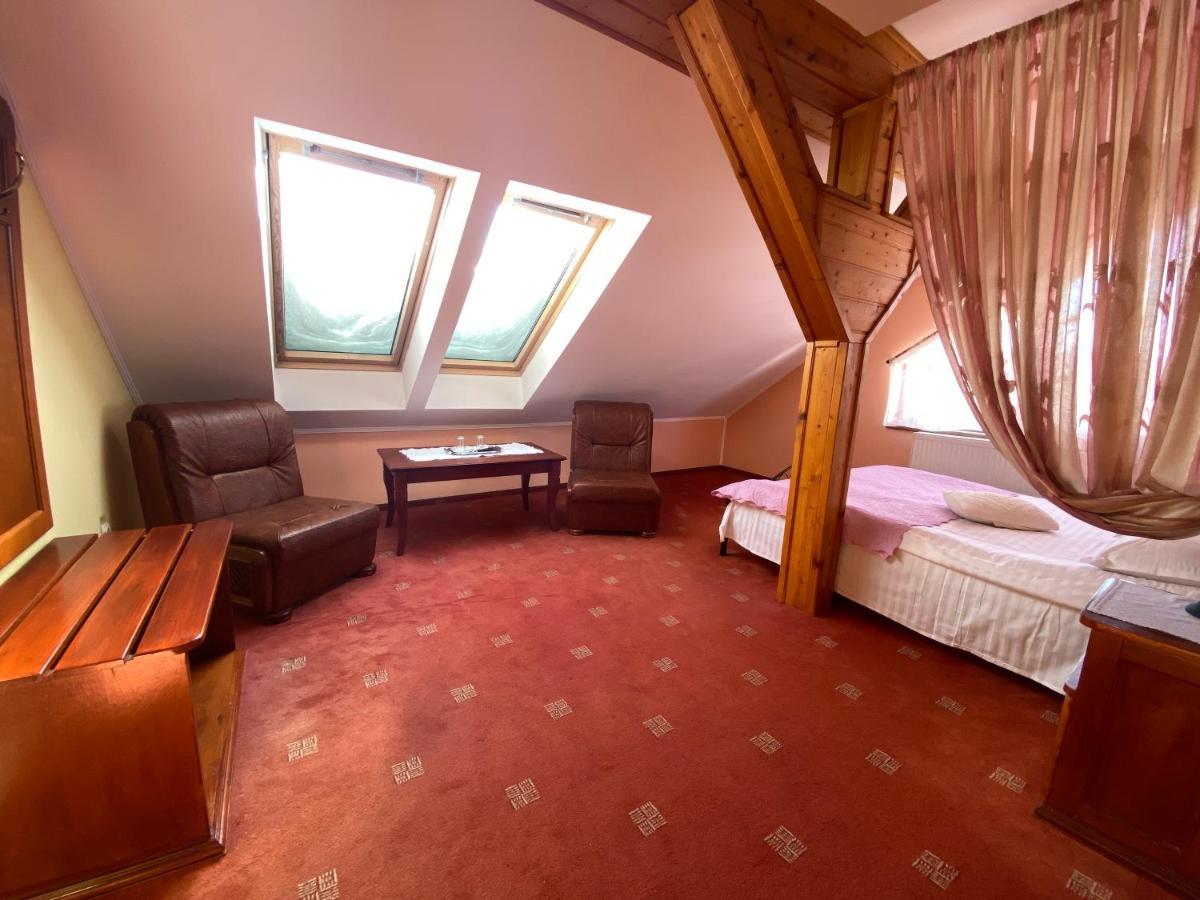 Pensiunea Crocus - Sauna & Billiard Poiana Brasov Esterno foto