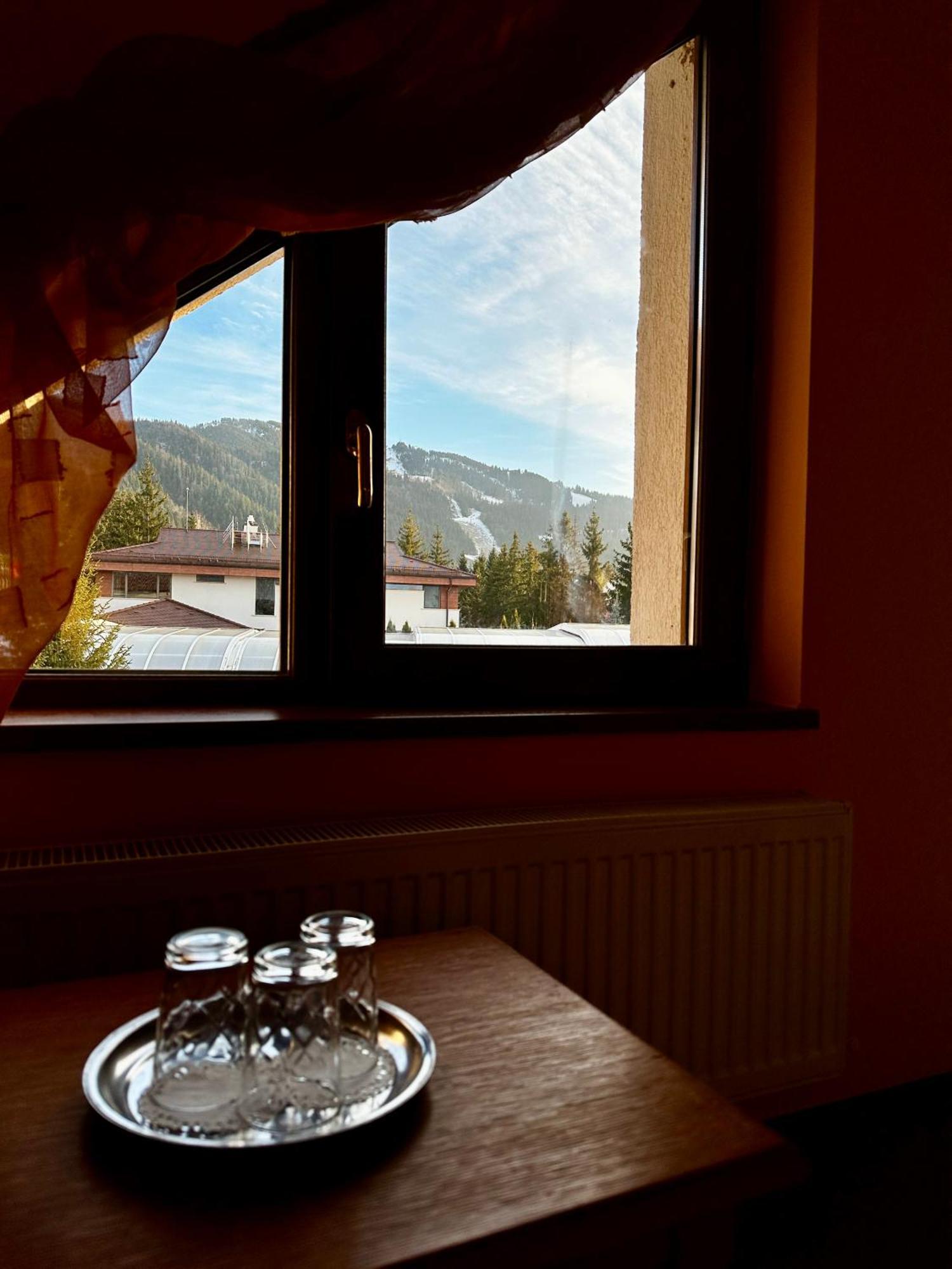 Pensiunea Crocus - Sauna & Billiard Poiana Brasov Esterno foto