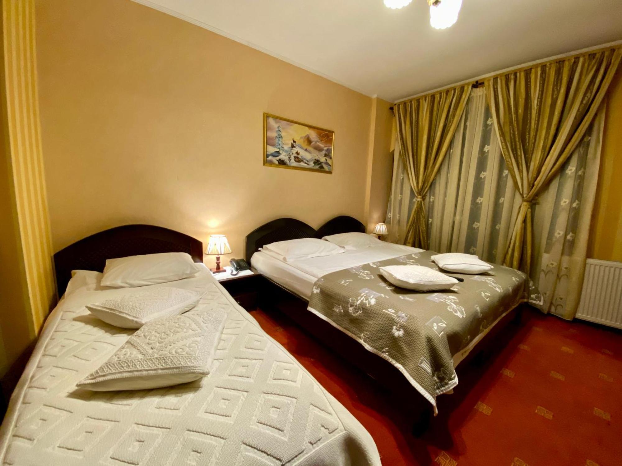 Pensiunea Crocus - Sauna & Billiard Poiana Brasov Esterno foto