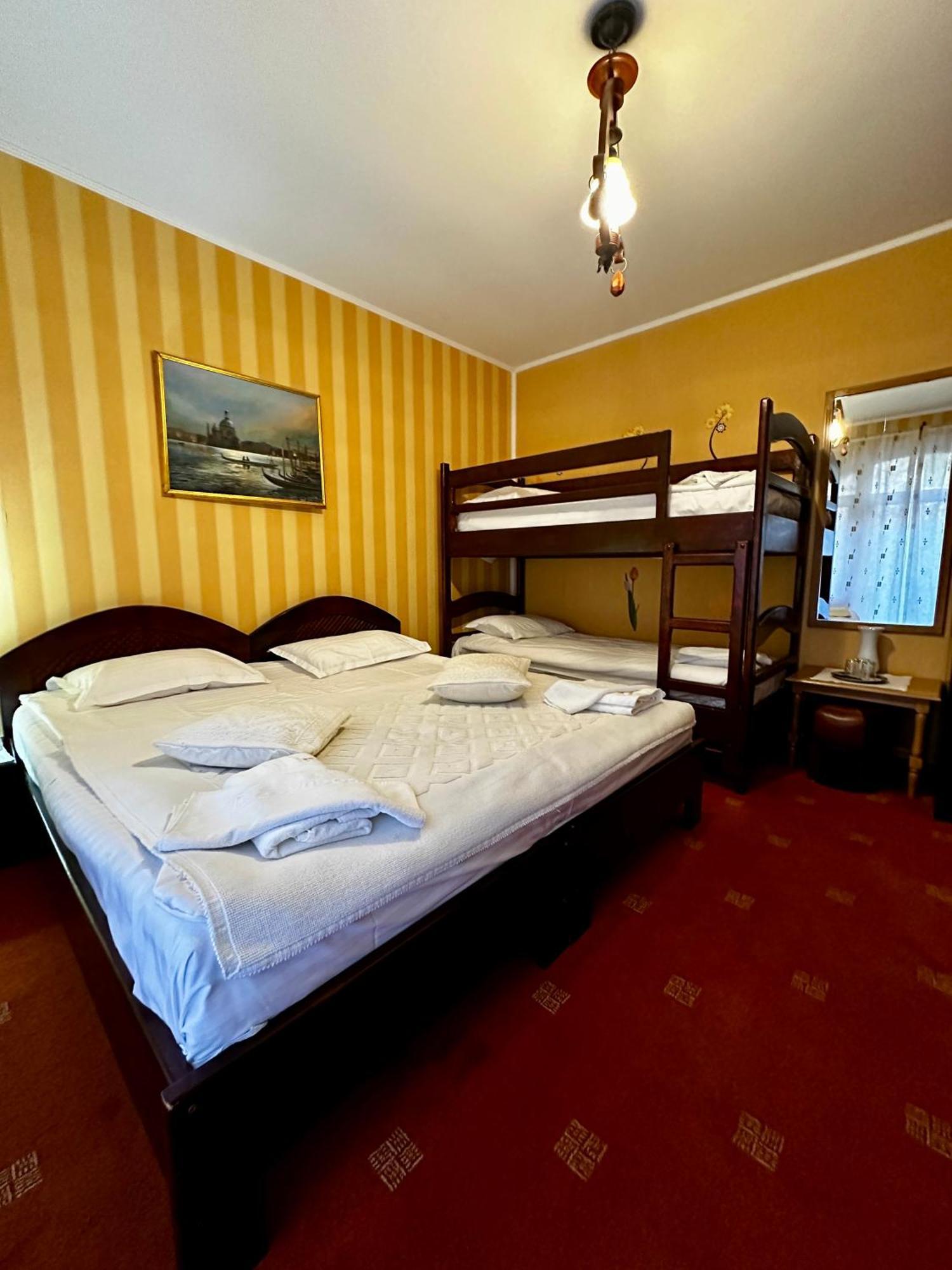 Pensiunea Crocus - Sauna & Billiard Poiana Brasov Esterno foto